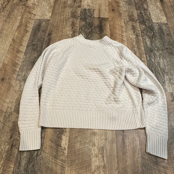 Lululemon Sweater Size XS / S Only Worn Once Must See - Picture 4 of 8